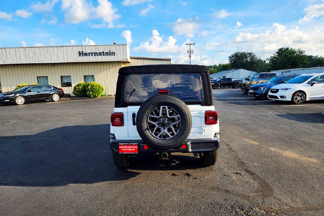 2024 Jeep Wrangler Sahara