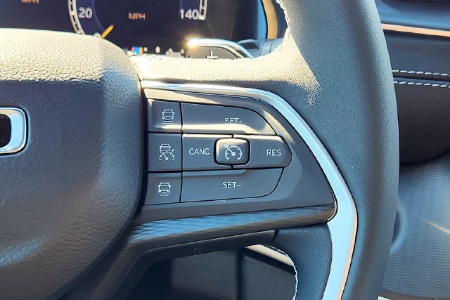 2027 Jeep Grand Cherokee Laredo