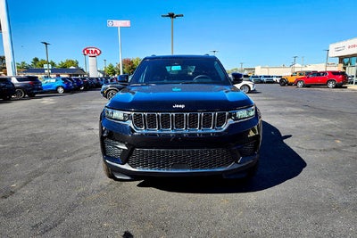 2027 Jeep Grand Cherokee Laredo