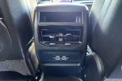 2027 Jeep Grand Cherokee Laredo
