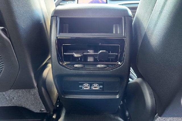 2027 Jeep Grand Cherokee Laredo