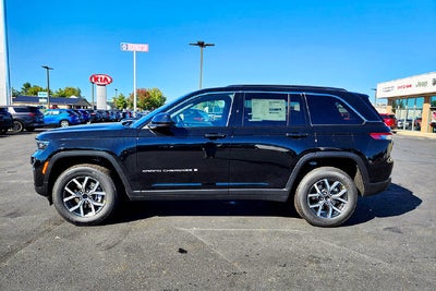 2027 Jeep Grand Cherokee Laredo