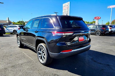 2027 Jeep Grand Cherokee Laredo