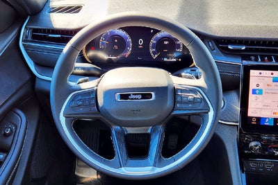 2027 Jeep Grand Cherokee Laredo
