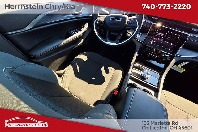 2026 Jeep Grand Cherokee GRAND CHEROKEE LAREDO X 4X4