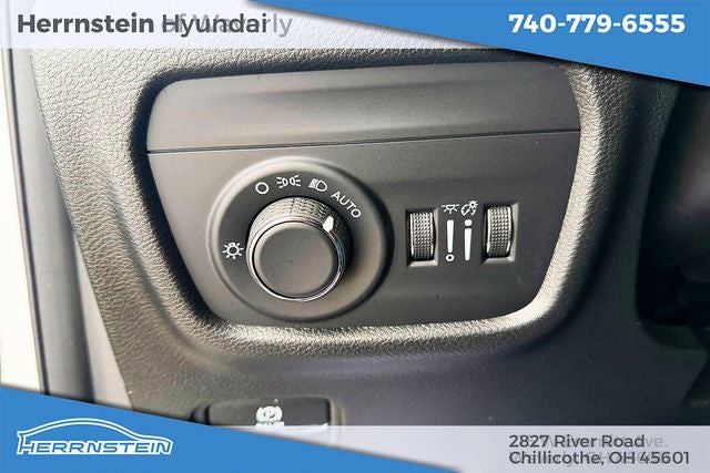 2025 Jeep Grand Cherokee Laredo X 4x4