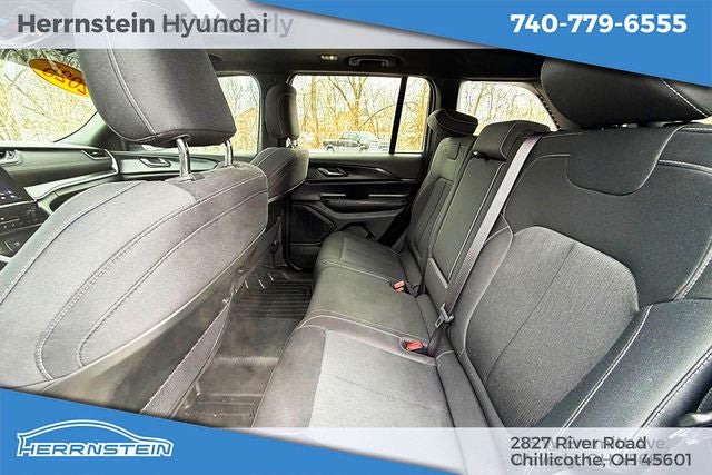 2025 Jeep Grand Cherokee Laredo X 4x4