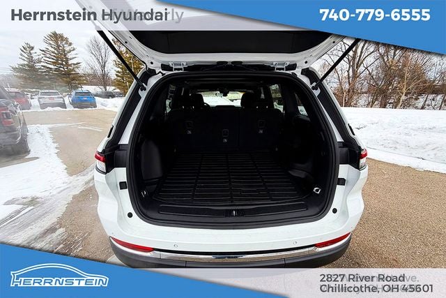2025 Jeep Grand Cherokee Laredo X 4x4