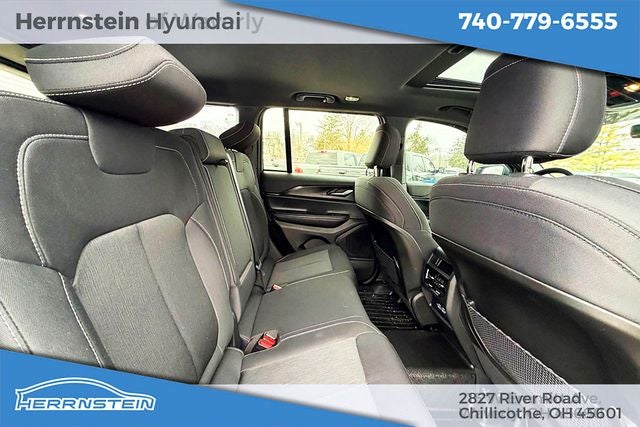 2025 Jeep Grand Cherokee Laredo X 4x4