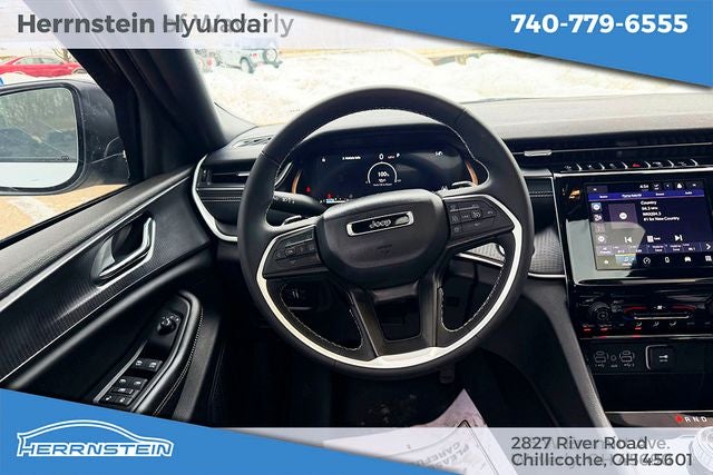 2025 Jeep Grand Cherokee Laredo X 4x4
