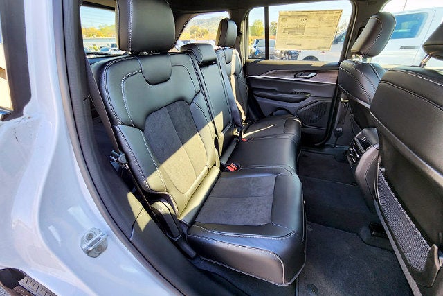 2026 Jeep Grand Cherokee Altitude