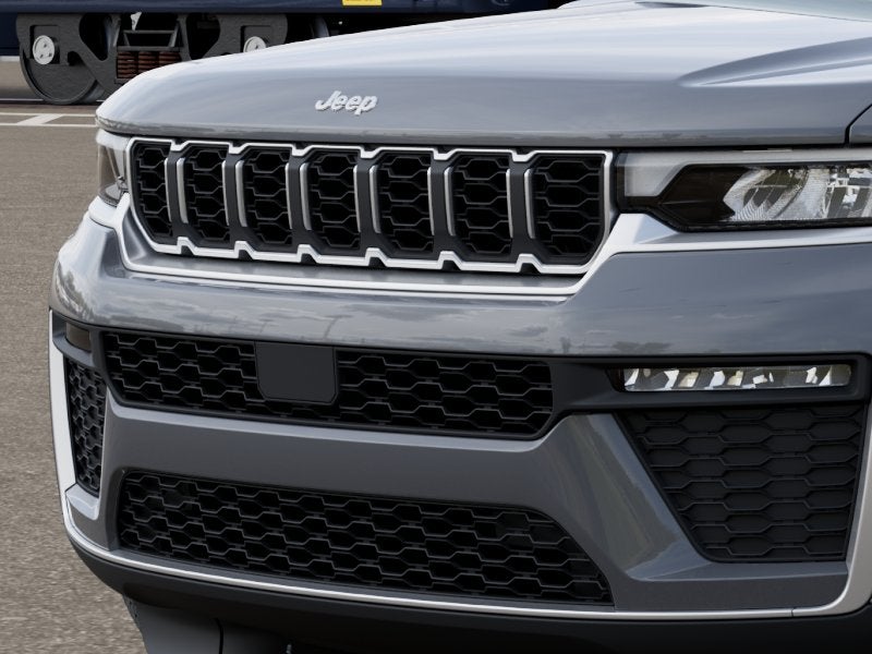 2027 Jeep Grand Cherokee Base