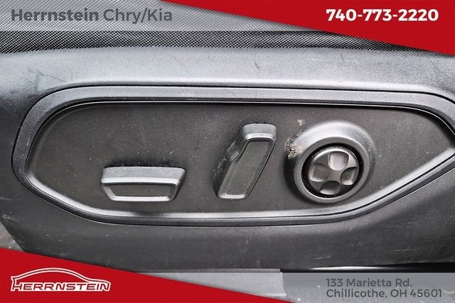 2023 Jeep Grand Cherokee L Laredo 4x4