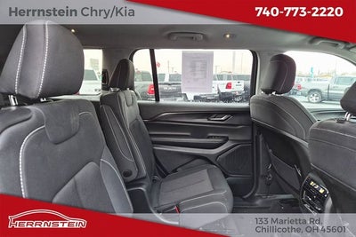 2023 Jeep Grand Cherokee L Laredo 4x4