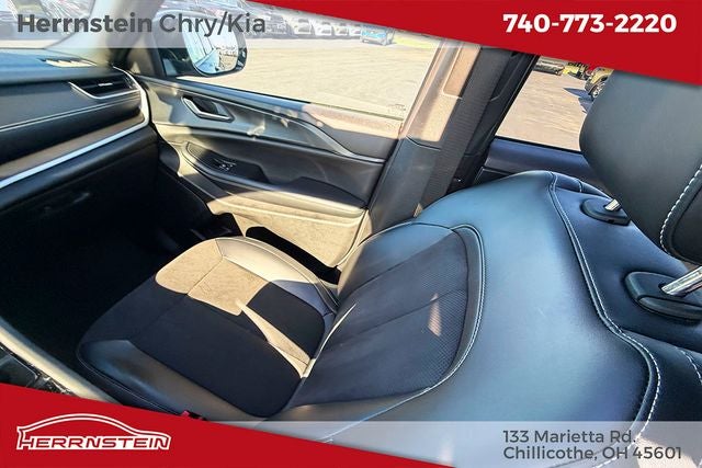 2023 Jeep Grand Cherokee L Altitude 4x4