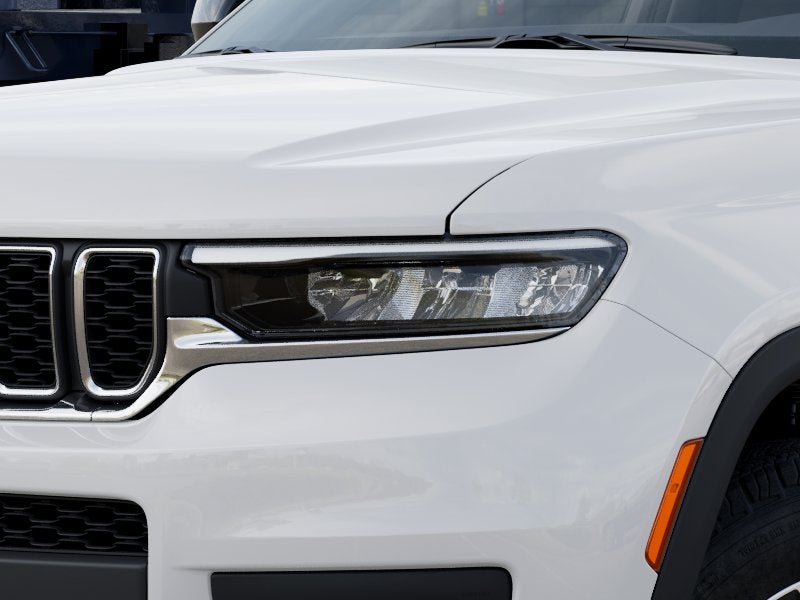 2027 Jeep Grand Cherokee Laredo