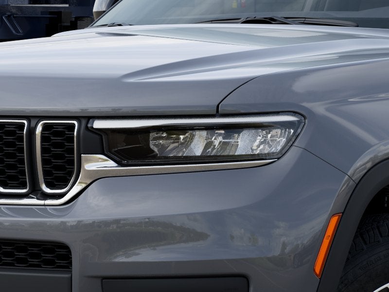 2027 Jeep Grand Cherokee Laredo