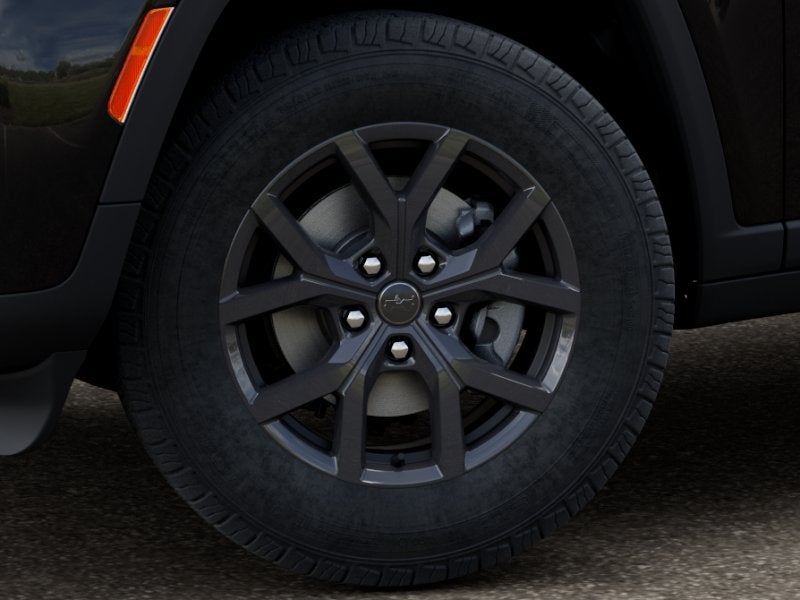 2027 Jeep Grand Cherokee Laredo