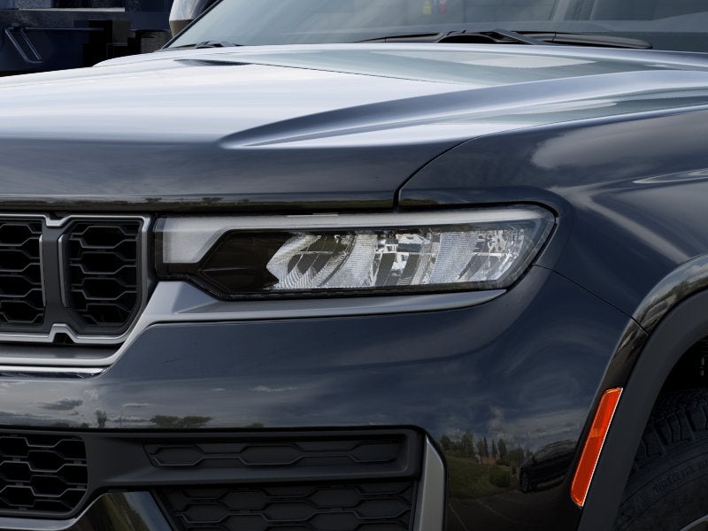 2027 Jeep Grand Cherokee Laredo