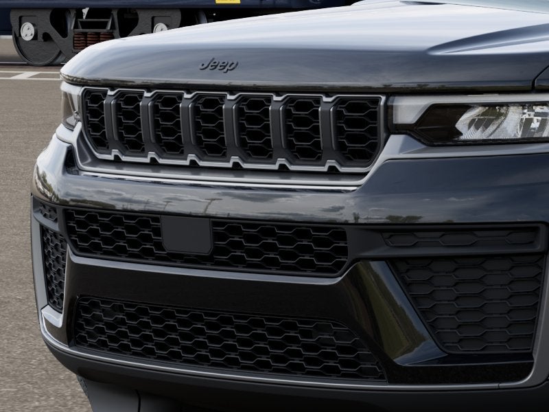 2027 Jeep Grand Cherokee Laredo