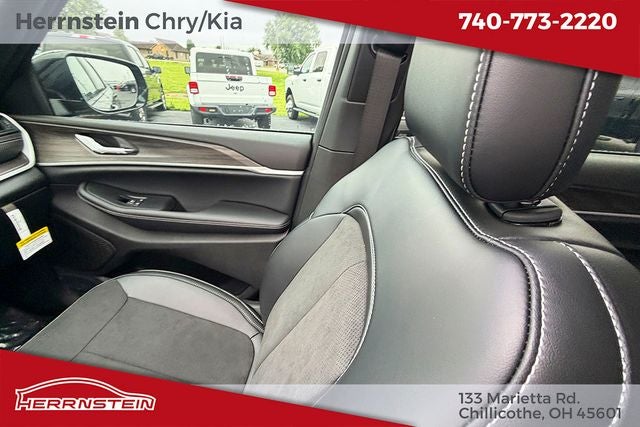 2026 Jeep Grand Cherokee GRAND CHEROKEE L LAREDO ALTITUDE 4X4