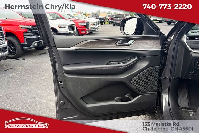 2026 Jeep Grand Cherokee GRAND CHEROKEE L LAREDO ALTITUDE 4X4