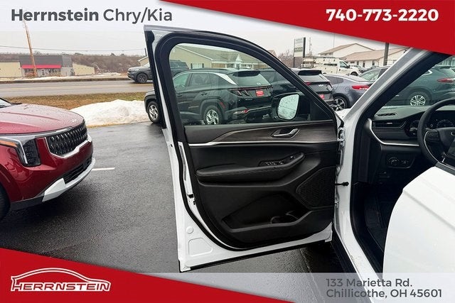 2026 Jeep Grand Cherokee GRAND CHEROKEE L LAREDO ALTITUDE 4X4