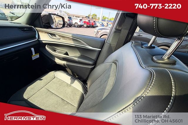 2026 Jeep Grand Cherokee GRAND CHEROKEE L LAREDO ALTITUDE 4X4