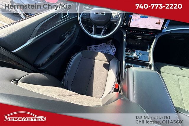 2026 Jeep Grand Cherokee GRAND CHEROKEE L LAREDO ALTITUDE 4X4