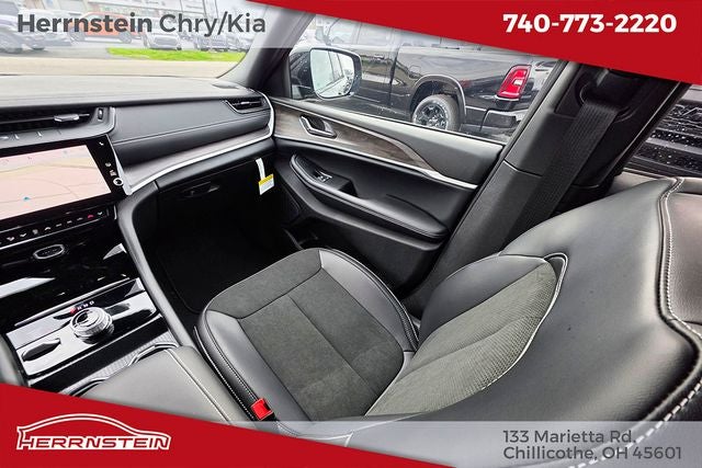 2026 Jeep Grand Cherokee GRAND CHEROKEE L LAREDO ALTITUDE 4X4