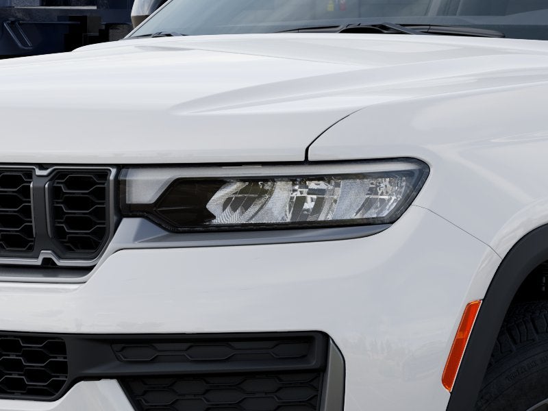 2027 Jeep Grand Cherokee Laredo