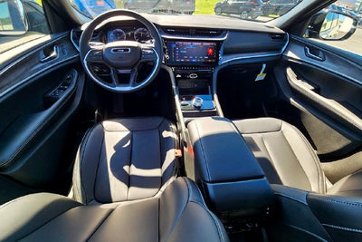 2027 Jeep Grand Cherokee Base