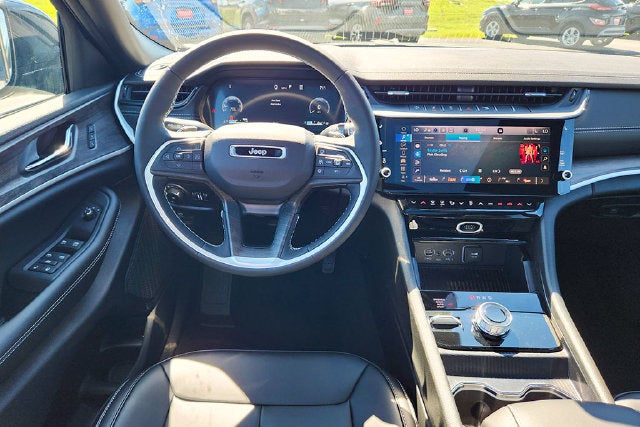 2027 Jeep Grand Cherokee Base