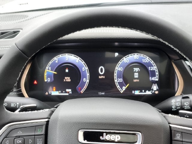 2027 Jeep Grand Cherokee Base