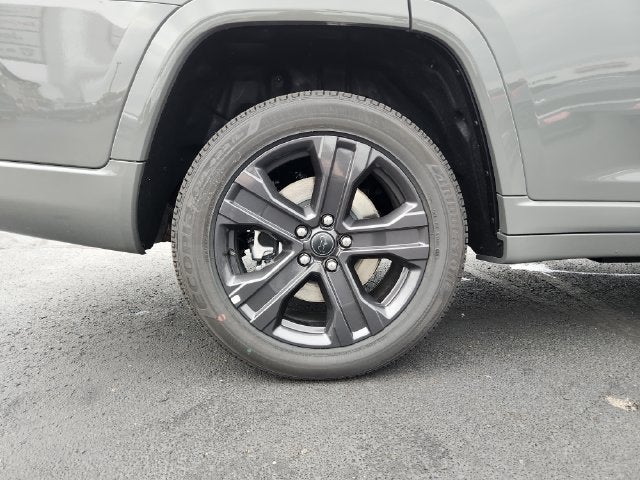 2027 Jeep Grand Cherokee Base