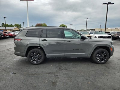 2027 Jeep Grand Cherokee Base