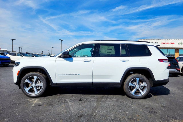 2026 Jeep Grand Cherokee Base