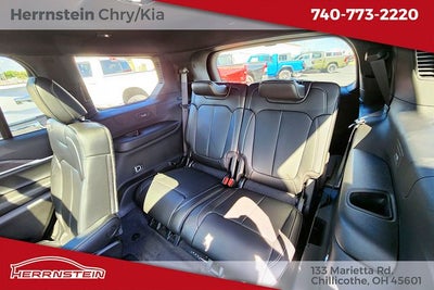 2027 Jeep Grand Cherokee Base