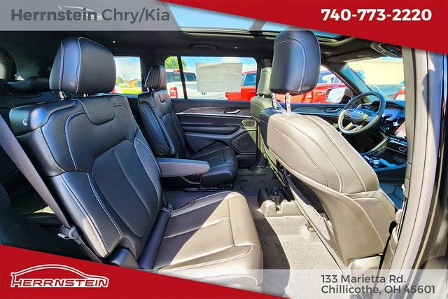 2027 Jeep Grand Cherokee Base