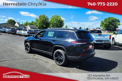 2027 Jeep Grand Cherokee Base
