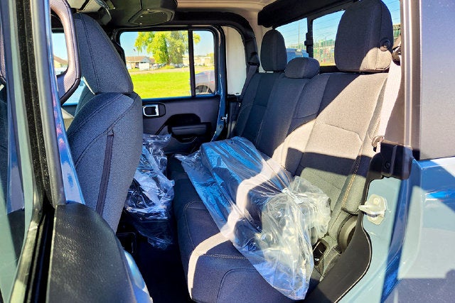 2027 Jeep Gladiator Base