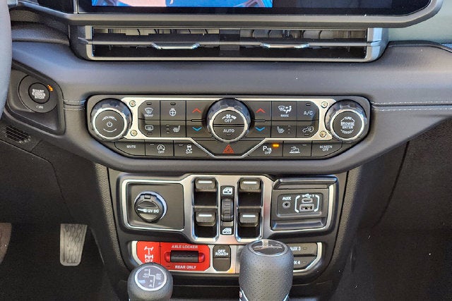 2027 Jeep Gladiator Base