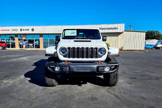 2027 Jeep Gladiator Base