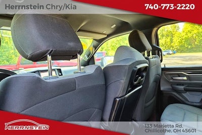 2022 RAM 1500 Big Horn Quad Cab 4x2 6'4' Box