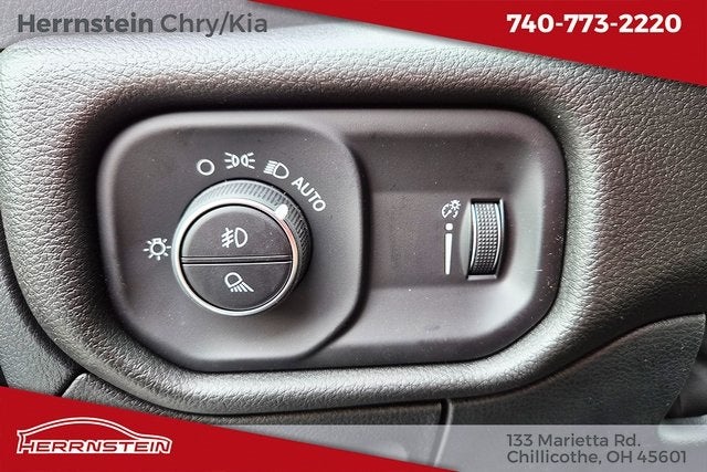 2025 RAM 1500 Tradesman Crew Cab 4x4 5'7' Box