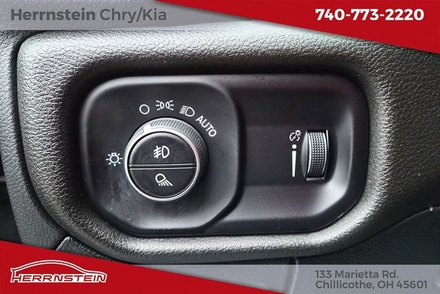 2024 RAM 1500 Tradesman Crew Cab 4x4 5'7' Box