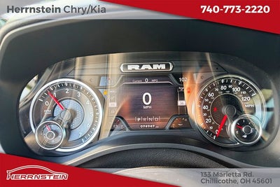 2022 RAM 1500 Big Horn Crew Cab 4x4 5'7' Box