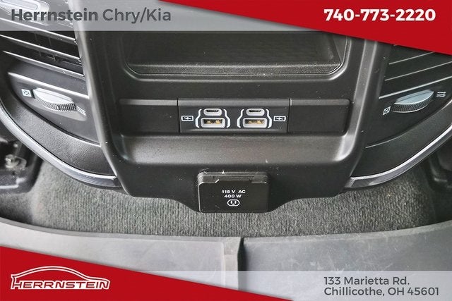 2022 RAM 1500 Laramie Crew Cab 4x4 5'7' Box