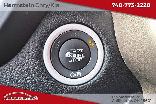 2022 RAM 1500 Laramie Crew Cab 4x4 5'7' Box