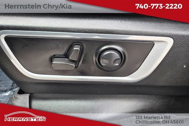 2022 RAM 1500 Laramie Crew Cab 4x4 5'7' Box